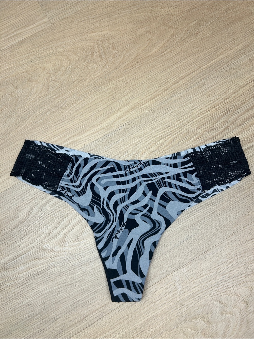 PINK Victoria’s Secret thong no show seamless panty